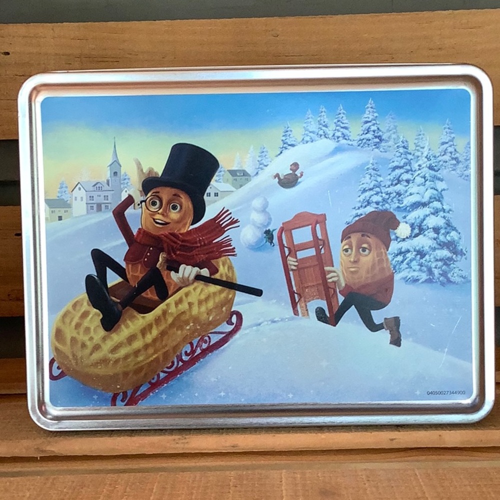 🌲 Vintage Planter’s Peanut Mr. Peanut Holiday Tin